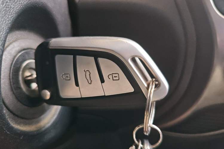 Used Hyundai ix35 2013 2.0L Automatic 2WD Comfort GL China IV Standard Vehicle Key