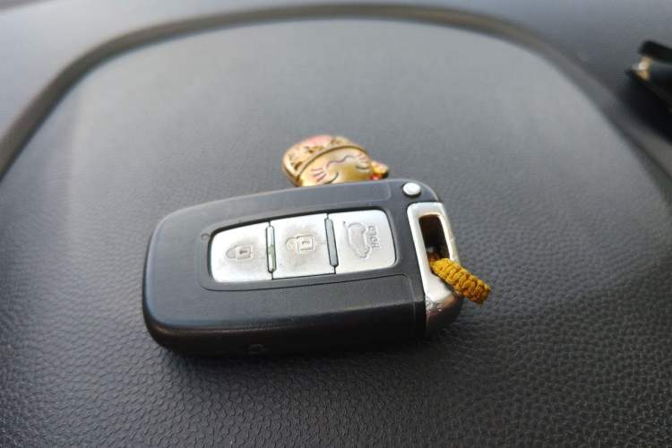 Used Hyundai ix35 2013 2.0L Automatic Two-Wheel Drive Smart GLS China IV Standard Vehicle Key