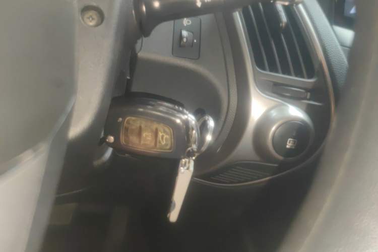 Used Hyundai ix35 2013 2.0L Automatic 2WD Comfort GL China IV Standard Vehicle Key