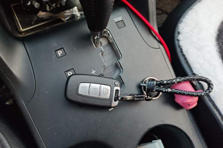 Used Hyundai ix35 2013 2.0L Automatic Two-Wheel Drive Smart GLS China V Standard Vehicle Key