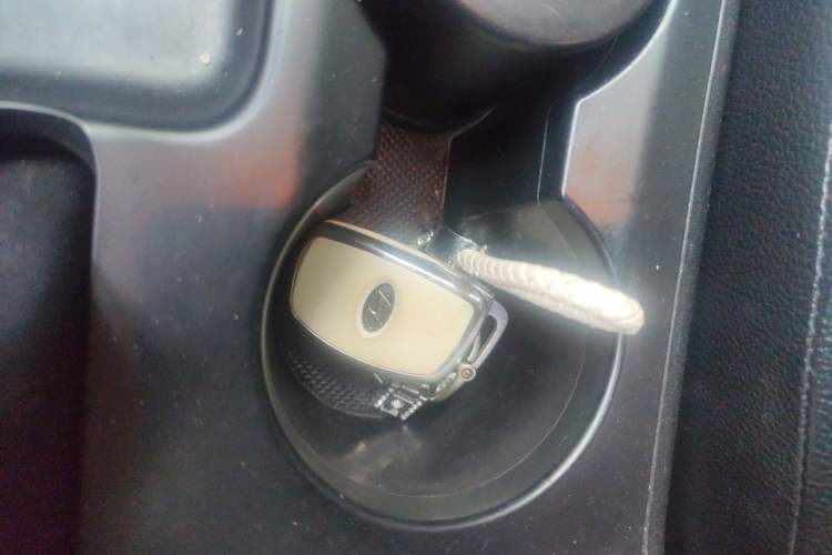 Used Hyundai ix35 2013 2.0L Automatic Two-Wheel Drive Smart GLS China IV Standard Vehicle Key