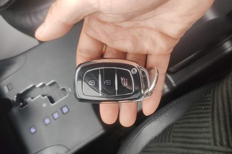 Used Hyundai ix35 2013 2.0L Automatic Two-Wheel Drive Smart GLS China V Standard Vehicle Key