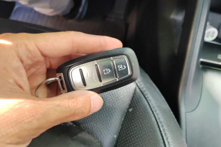 Used Hyundai ix35 2013 2.0L Automatic Two-Wheel Drive Smart GLS China IV Standard Vehicle Key