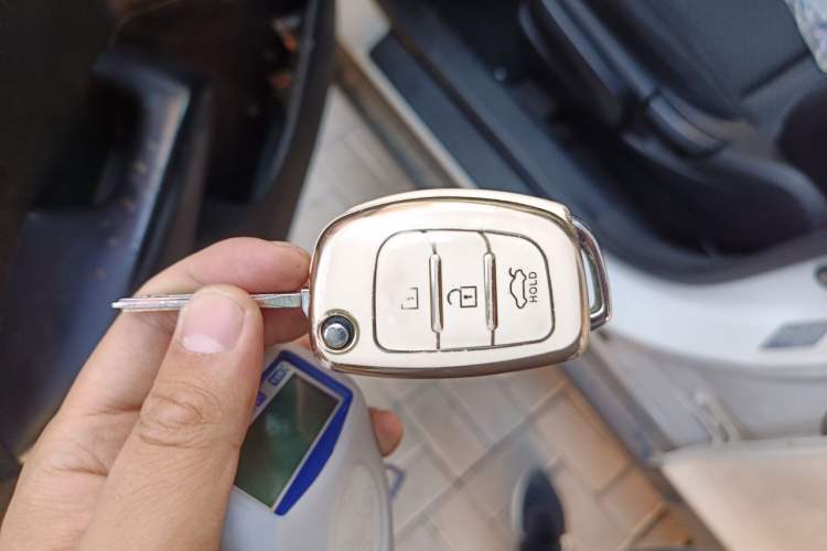 Used Hyundai ix35 2013 2.0L Automatic Two-Wheel Drive Comfort GL China V Standard Vehicle Key