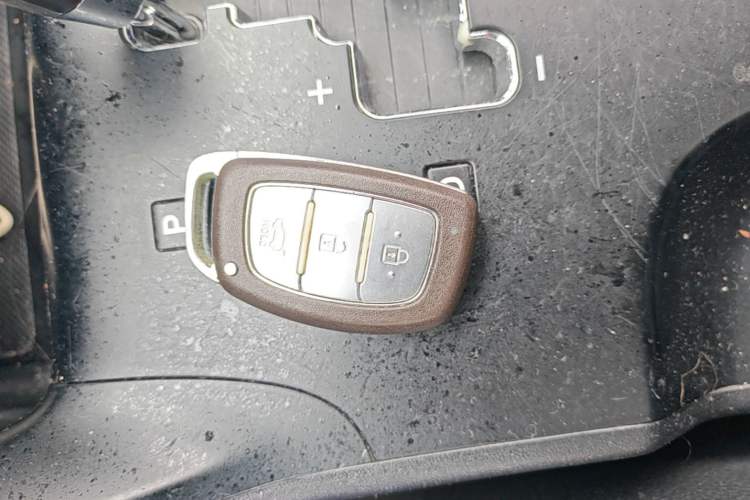 Used Hyundai ix35 2013 2.0L Automatic Two-Wheel Drive Smart GLS China V Standard Vehicle Key