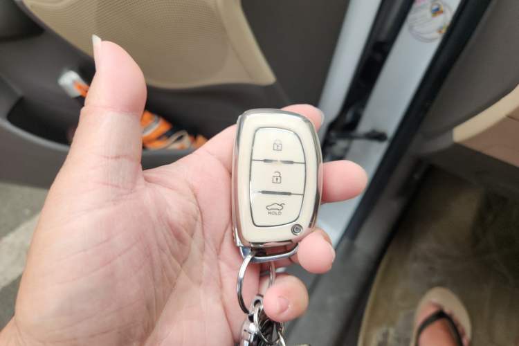 Used Hyundai ix35 2013 2.0L Automatic Two-Wheel Drive Smart GLS China IV Standard Vehicle Key
