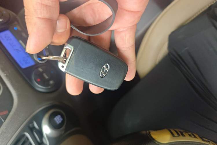 Used Hyundai ix35 2013 2.0L Automatic Two-Wheel Drive Smart GLS China V Standard Vehicle Key