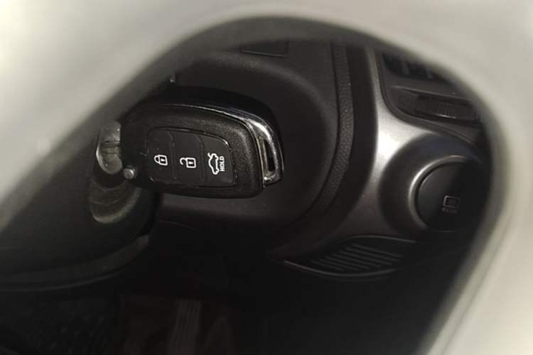Used Hyundai ix35 2013 2.0L Automatic 2WD Comfort GL China IV Standard Vehicle Key