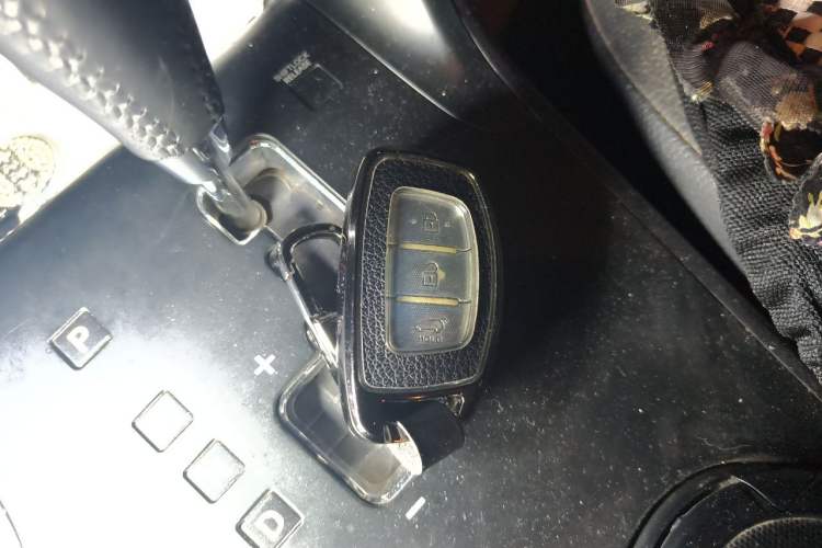 Used Hyundai ix35 2013 2.0L Automatic Two-Wheel Drive Smart GLS China V Standard Vehicle Key