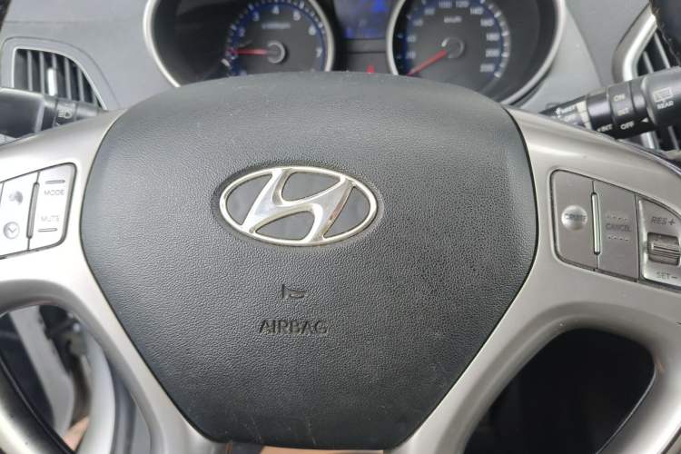 Used Hyundai ix35 2013 2.0L Automatic Two-Wheel Drive Smart GLS China IV Standard Vehicle Key