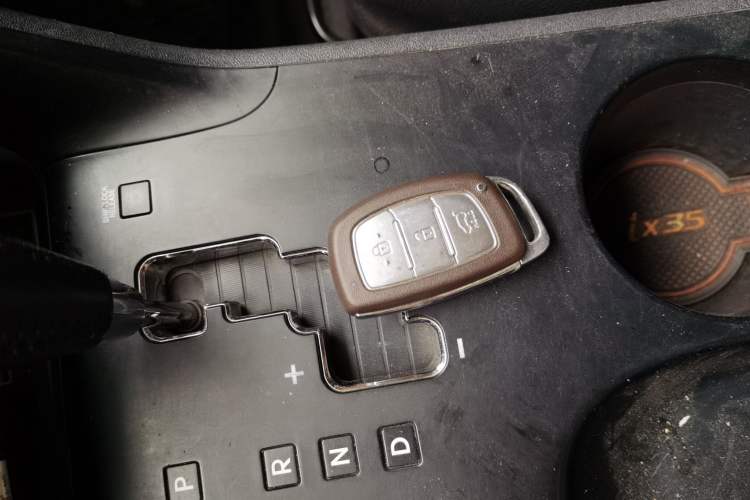 Used Hyundai ix35 2013 2.0L Automatic Two-Wheel Drive Smart GLS China IV Standard Vehicle Key