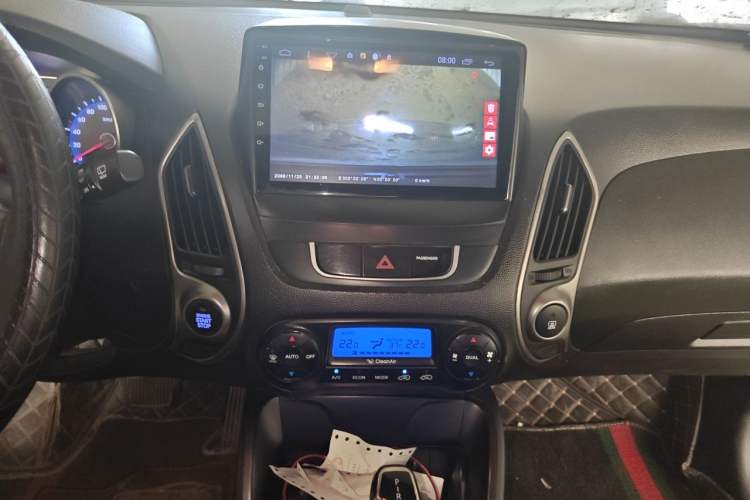 Used Hyundai ix35 2013 2.0L Automatic Two-Wheel Drive Smart GLS China V Standard Audio And AC Panel