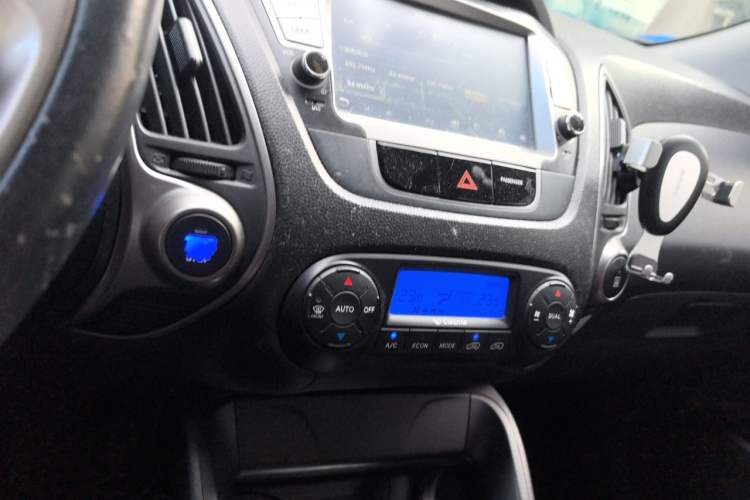 Used Hyundai ix35 2013 2.0L Automatic Two-Wheel Drive Smart GLS China IV Standard Audio And AC Panel