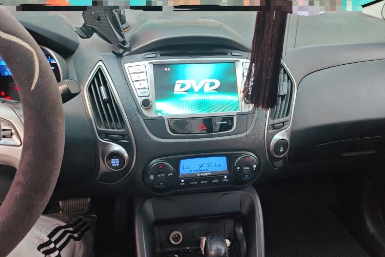 Used Hyundai ix35 2013 2.0L Automatic Two-Wheel Drive Smart GLS China V Standard Audio And AC Panel