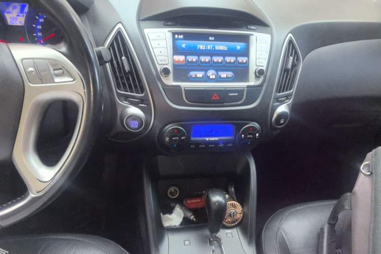Used Hyundai ix35 2013 2.0L Automatic Two-Wheel Drive Smart GLS China IV Standard Audio And AC Panel
