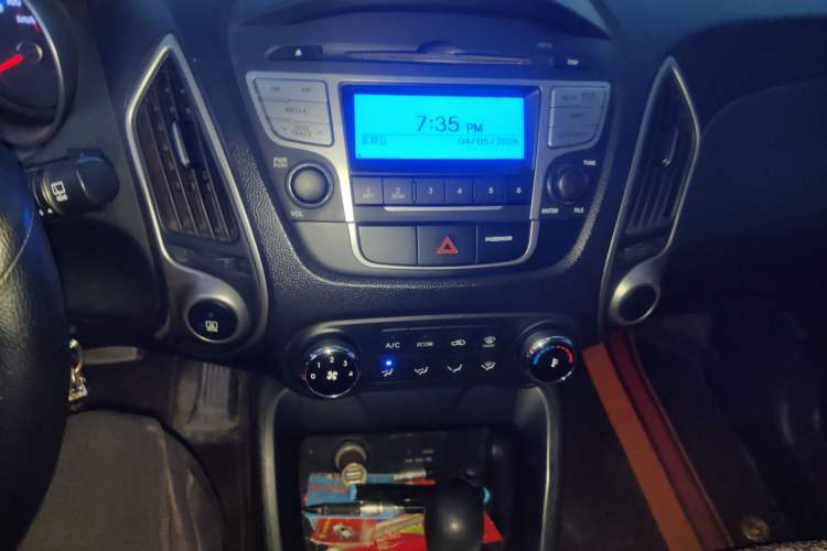 Used Hyundai ix35 2013 2.0L Automatic Two-Wheel Drive Smart GLS China IV Standard Audio And AC Panel
