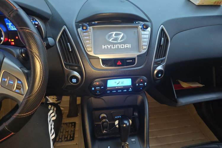 Used Hyundai ix35 2013 2.0L Automatic Two-Wheel Drive Smart GLS China IV Standard Audio And AC Panel