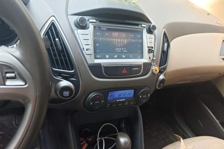 Used Hyundai ix35 2013 2.0L Automatic Two-Wheel Drive Smart GLS China IV Standard Audio And AC Panel