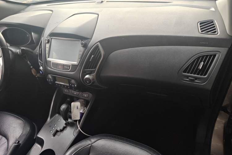 Used Hyundai ix35 2013 2.0L Automatic Two-Wheel Drive Smart GLS China IV Standard Audio And AC Panel