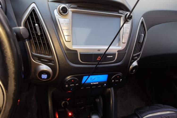 Used Hyundai ix35 2013 2.0L Automatic Two-Wheel Drive Smart GLS China IV Standard Audio And AC Panel