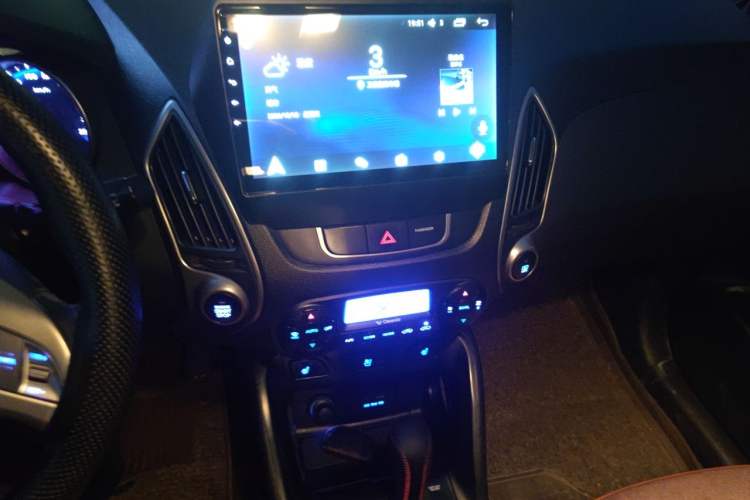 Used Hyundai ix35 2013 2.0L Automatic Two-Wheel Drive Smart GLS China IV Standard Audio And AC Panel