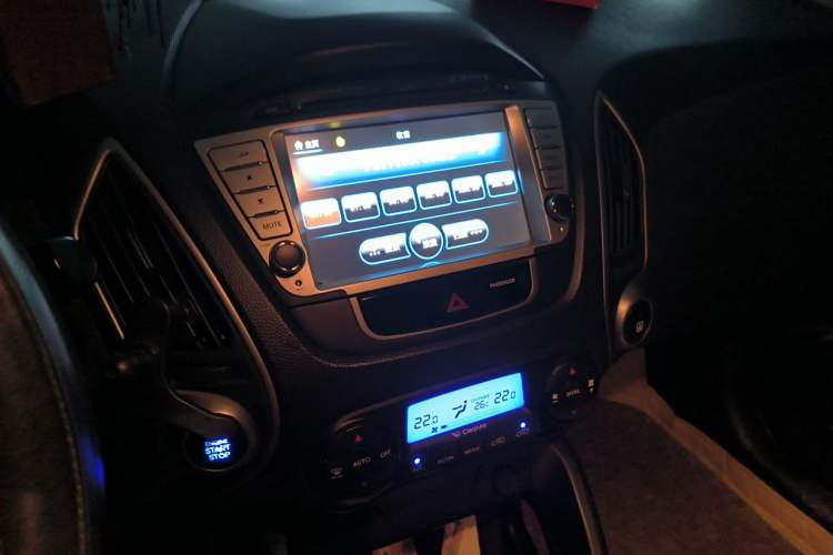 Used Hyundai ix35 2013 2.0L Automatic Two-Wheel Drive Smart GLS China IV Standard Audio And AC Panel
