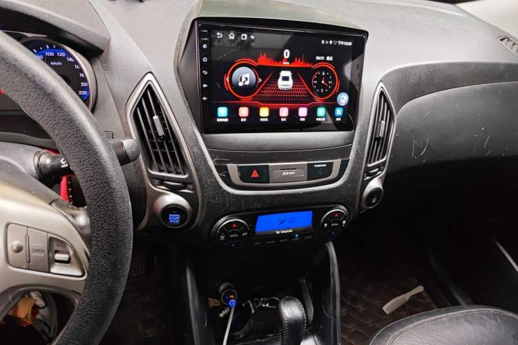 Used Hyundai ix35 2013 2.0L Automatic 4x4 Intelligent GLS China IV Standard Audio And AC Panel