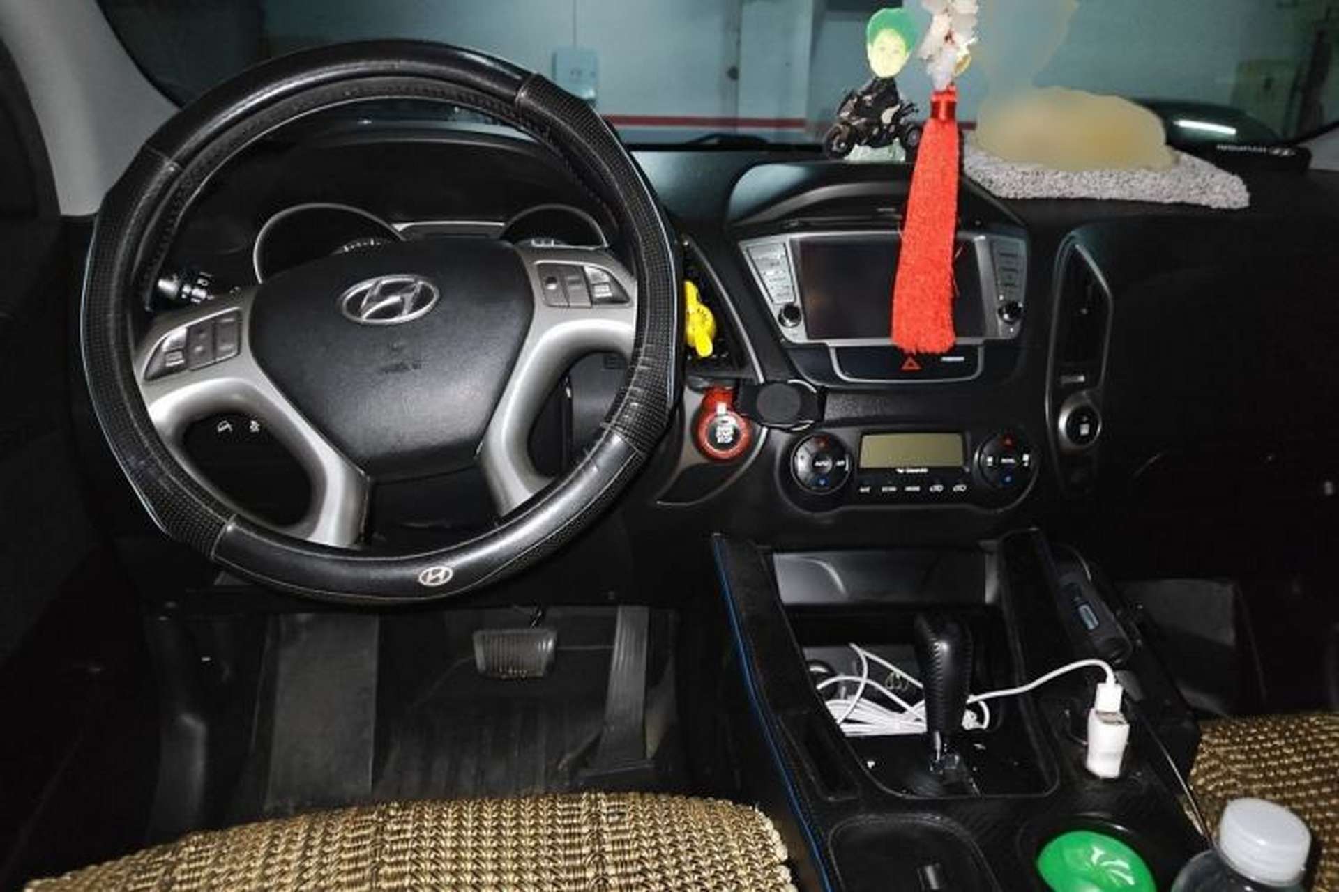 Used Hyundai ix35 2013 2.0L Automatic Two-Wheel Drive Smart GLS China IV Standard Center Console