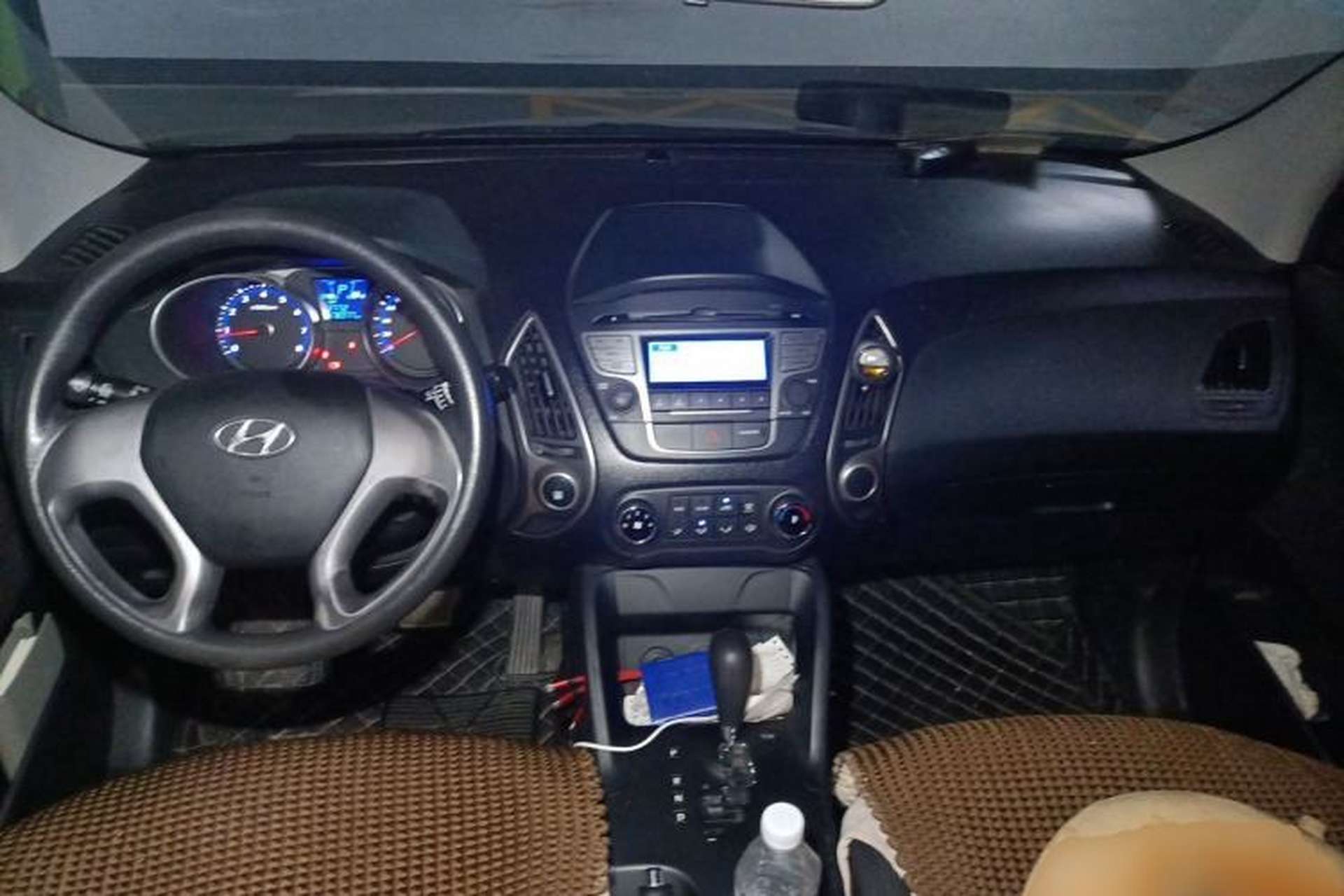 Used Hyundai ix35 2013 2.0L Automatic 2WD Comfort GL China IV Standard Center Console