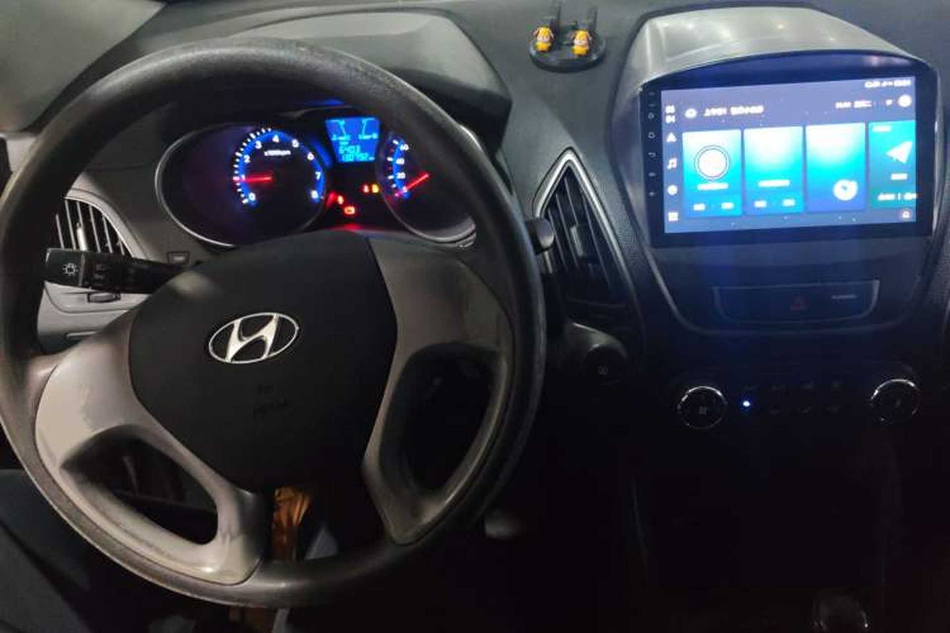 Used Hyundai ix35 2013 2.0L Manual 2WD Comfort GL China IV Standard Center Console