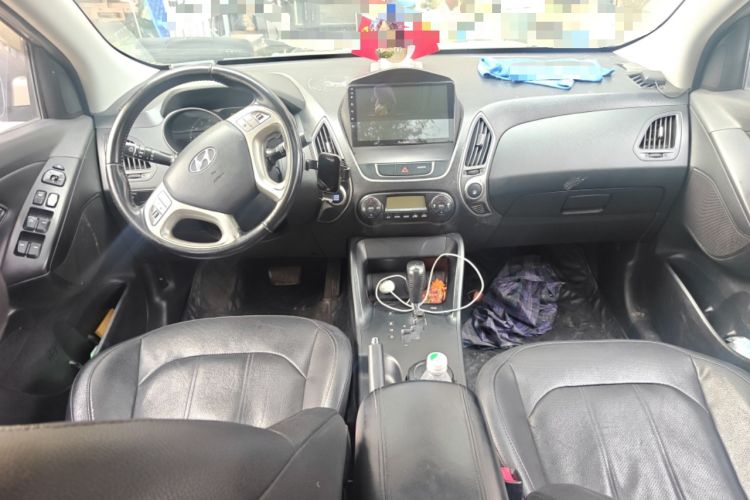 Used Hyundai ix35 2013 2.0L Automatic Two-Wheel Drive Smart GLS China IV Standard Center Console