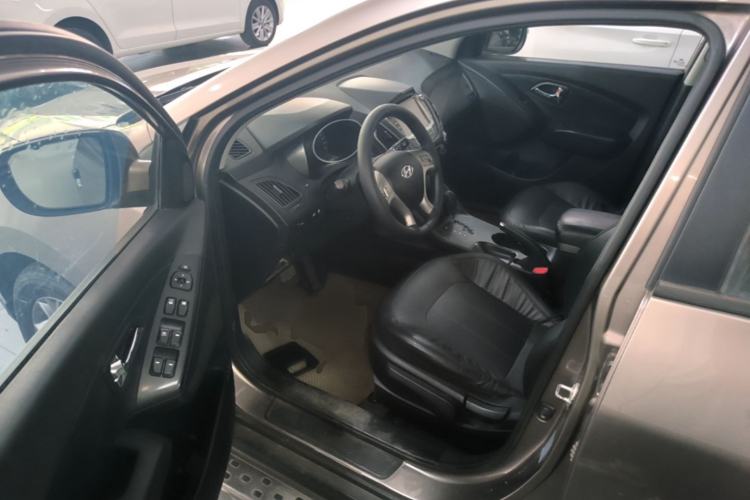 Used Hyundai ix35 2013 2.0L Automatic Two-Wheel Drive Smart GLS China IV Standard Driver Seat