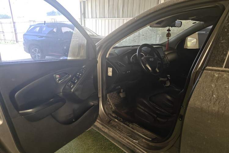 Used Hyundai ix35 2013 2.0L Automatic Two-Wheel Drive Smart GLS China V Standard Driver Seat