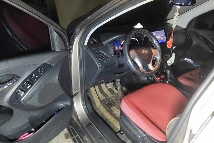 Used Hyundai ix35 2013 2.0L Automatic 2WD Comfort GL China IV Standard Driver Seat