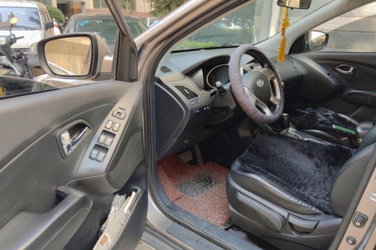 Used Hyundai ix35 2013 2.0L Automatic Two-Wheel Drive Smart GLS China IV Standard Driver Seat