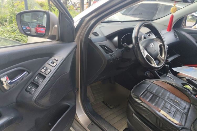 Used Hyundai ix35 2013 2.0L Automatic Two-Wheel Drive Smart GLS China IV Standard Driver Seat