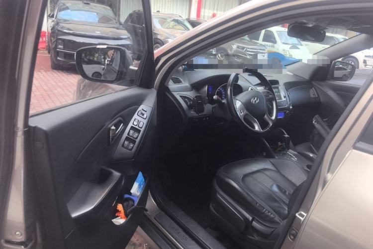 Used Hyundai ix35 2013 2.0L Automatic Two-Wheel Drive Smart GLS China IV Standard Driver Seat