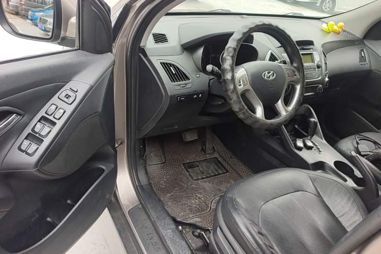 Used Hyundai ix35 2013 2.0L Automatic Two-Wheel Drive Smart GLS China V Standard Driver Seat