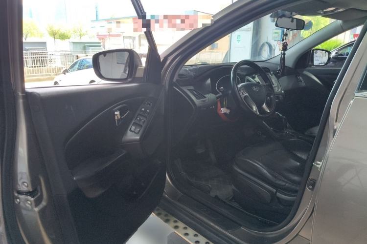 Used Hyundai ix35 2013 2.0L Automatic Two-Wheel Drive Smart GLS China IV Standard Driver Seat
