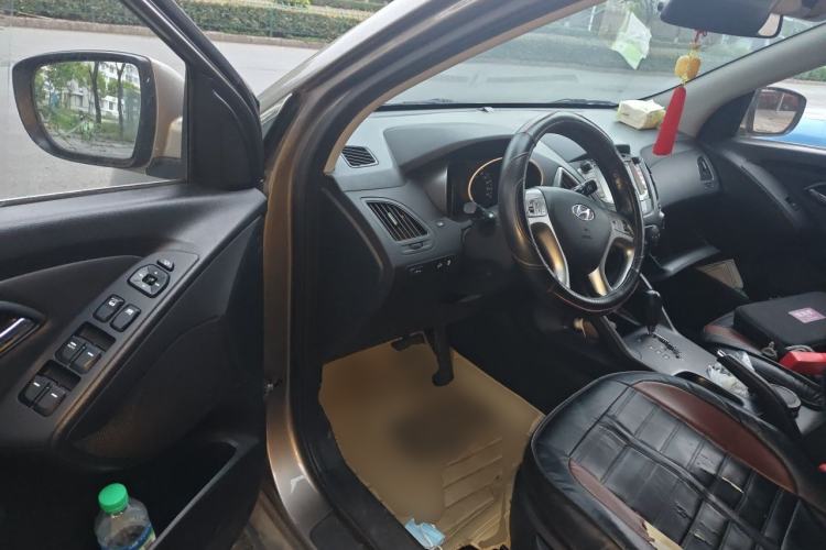 Used Hyundai ix35 2013 2.0L Automatic Two-Wheel Drive Smart GLS China IV Standard Driver Seat