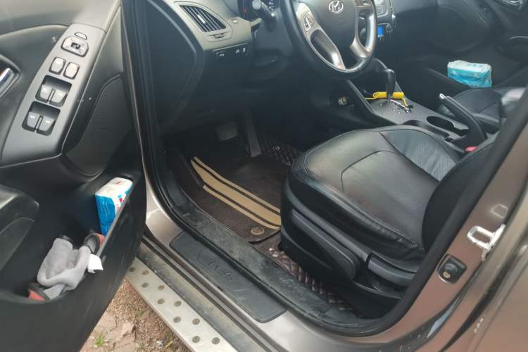 Used Hyundai ix35 2013 2.0L Automatic Two-Wheel Drive Smart GLS China IV Standard Driver Seat