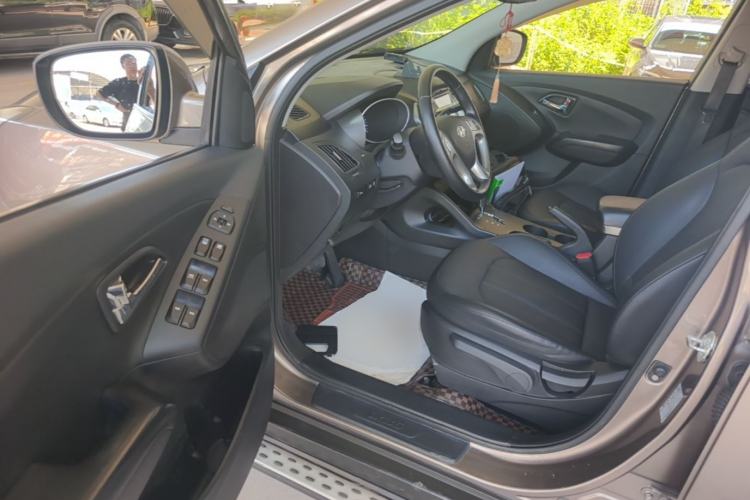 Used Hyundai ix35 2013 2.0L Automatic Two-Wheel Drive Smart GLS China IV Standard Driver Seat