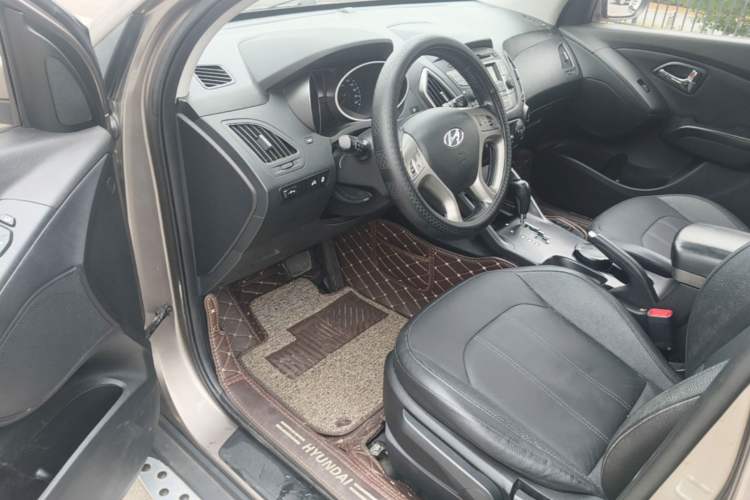 Used Hyundai ix35 2013 2.0L Automatic Two-Wheel Drive Smart GLS China IV Standard Driver Seat