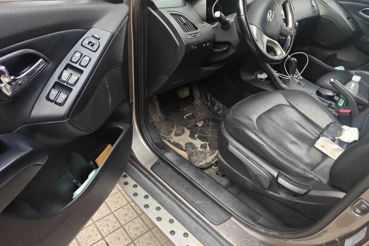 Used Hyundai ix35 2013 2.0L Automatic Two-Wheel Drive Smart GLS China IV Standard Driver Seat