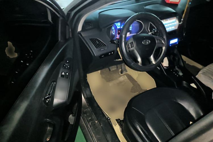 Used Hyundai ix35 2013 2.0L Automatic Two-Wheel Drive Smart GLS China IV Standard Driver Seat