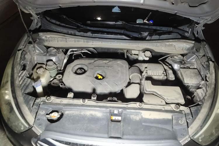 Used Hyundai ix35 2013 2.0L Automatic 2WD Comfort GL China IV Standard Engine Bay