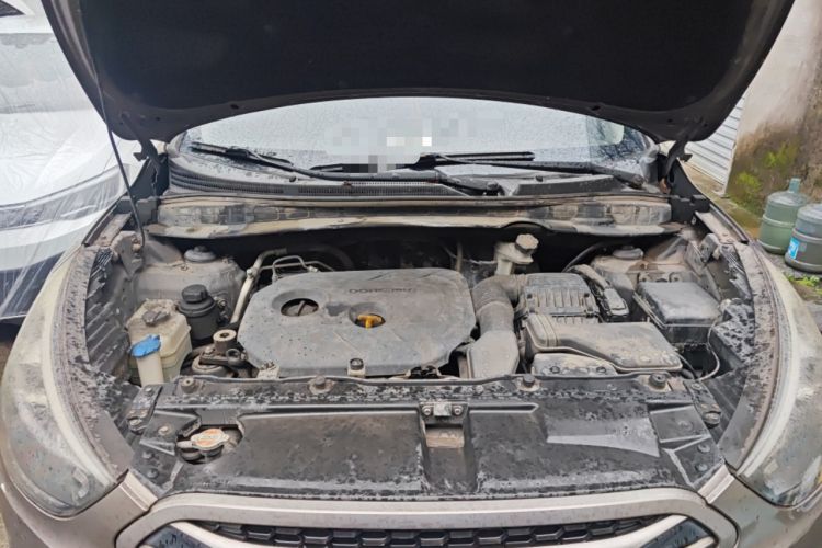 Used Hyundai ix35 2013 2.0L Automatic Two-Wheel Drive Smart GLS China IV Standard Engine Bay