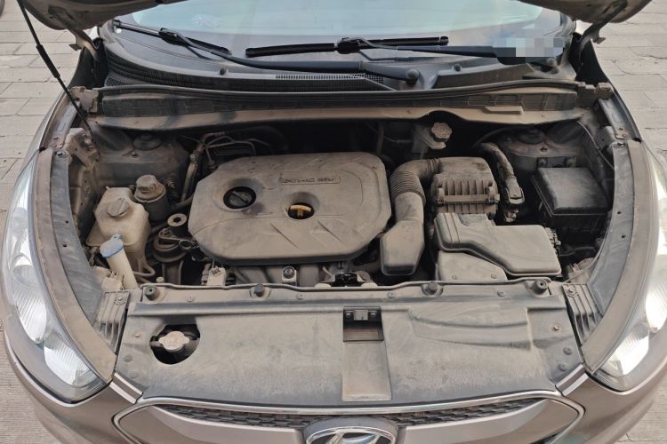 Used Hyundai ix35 2013 2.0L Automatic Two-Wheel Drive Smart GLS China V Standard Engine Bay