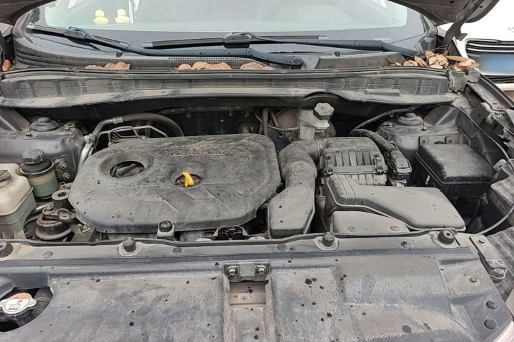 Used Hyundai ix35 2013 2.0L Automatic Two-Wheel Drive Smart GLS China V Standard Engine Bay