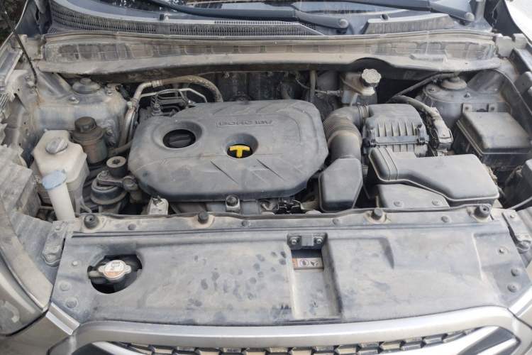 Used Hyundai ix35 2013 2.0L Automatic Two-Wheel Drive Smart GLS China V Standard Engine Bay